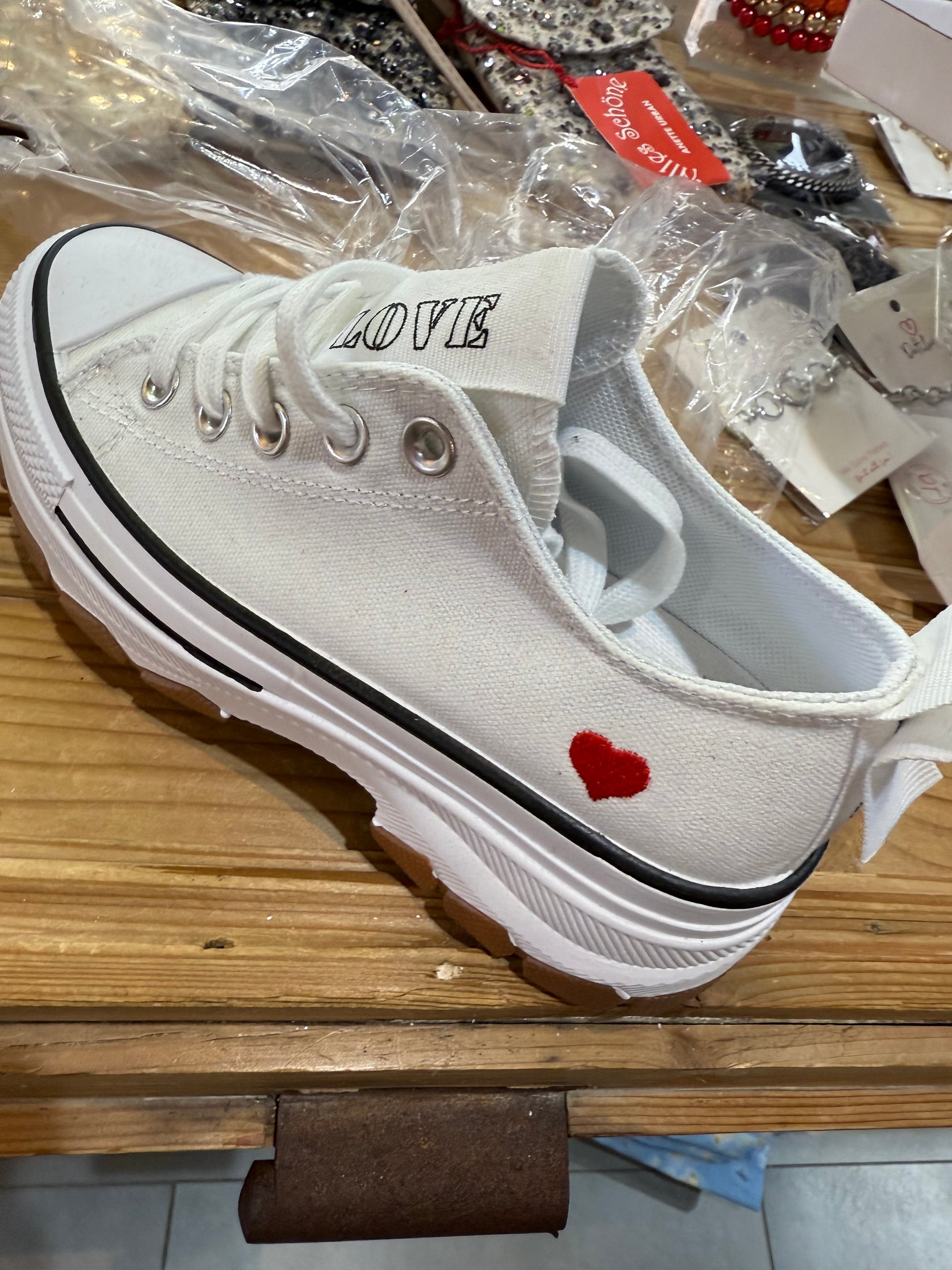 Toller Sneaker mit ❤️