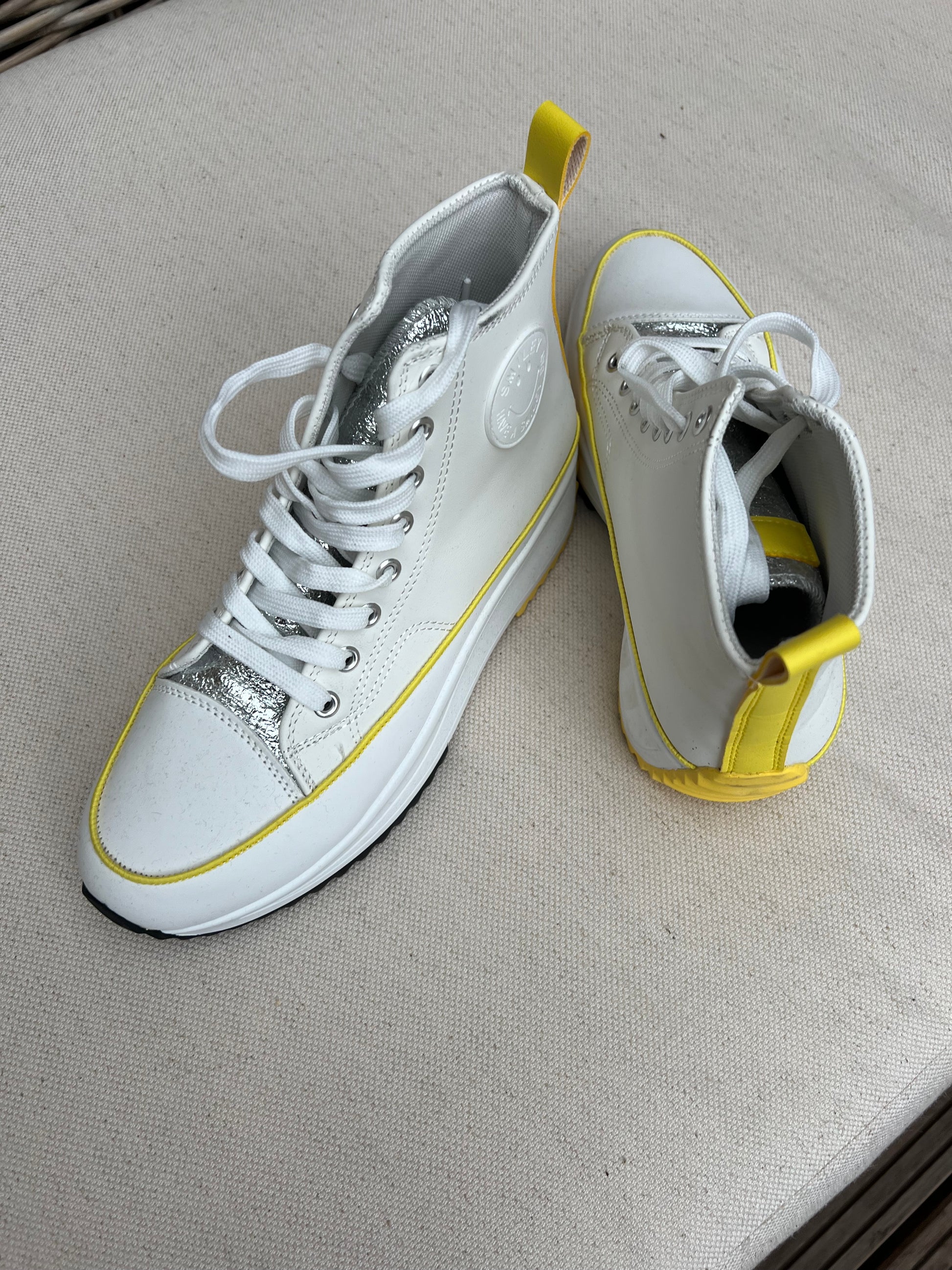 Toller Sneaker, weiß / gelb