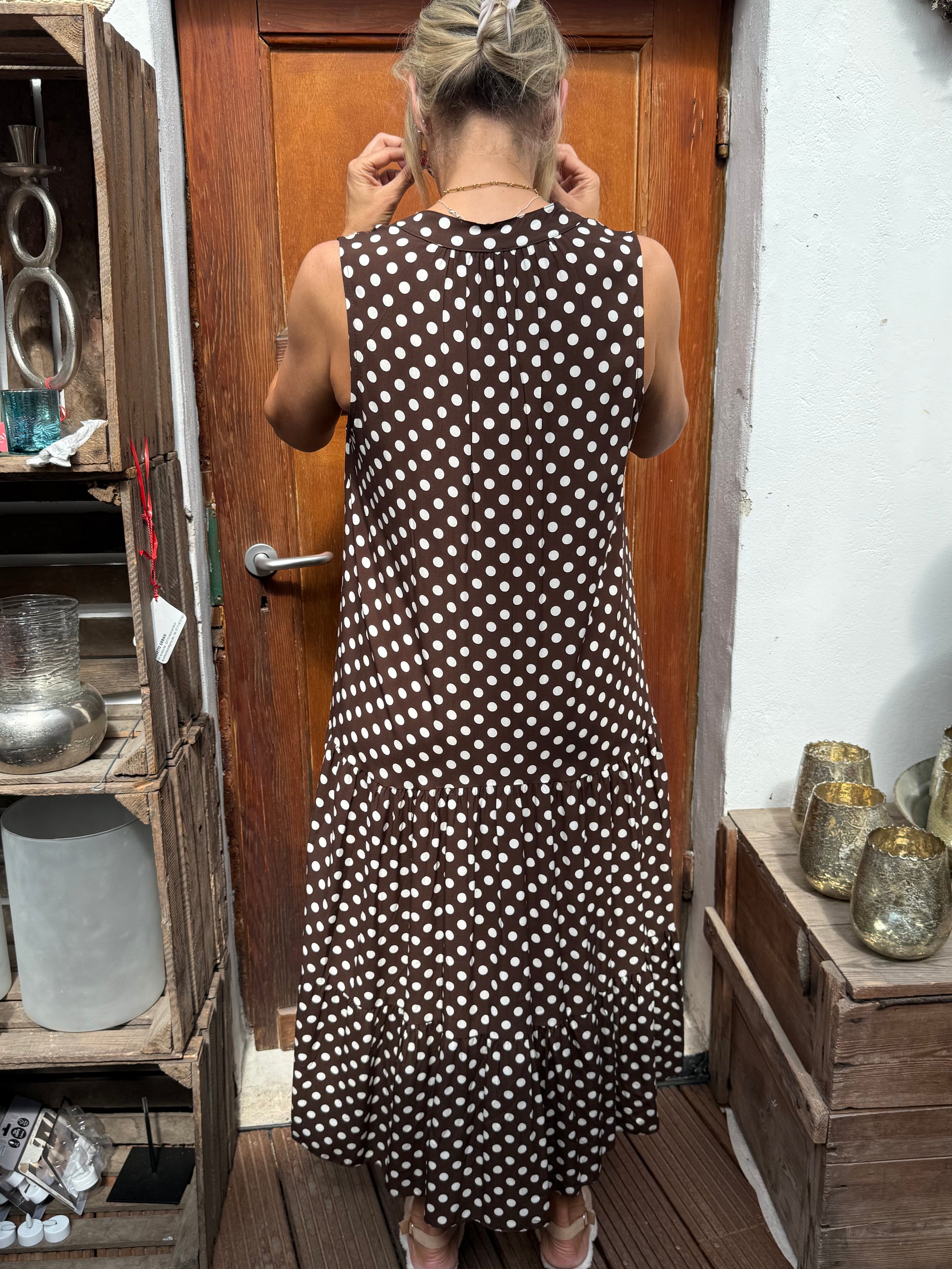 Leichtes Sommerkleid braun mit Punkten