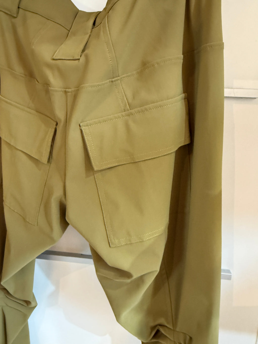 Klappentaschenhose Art.Nr 1010 pesto