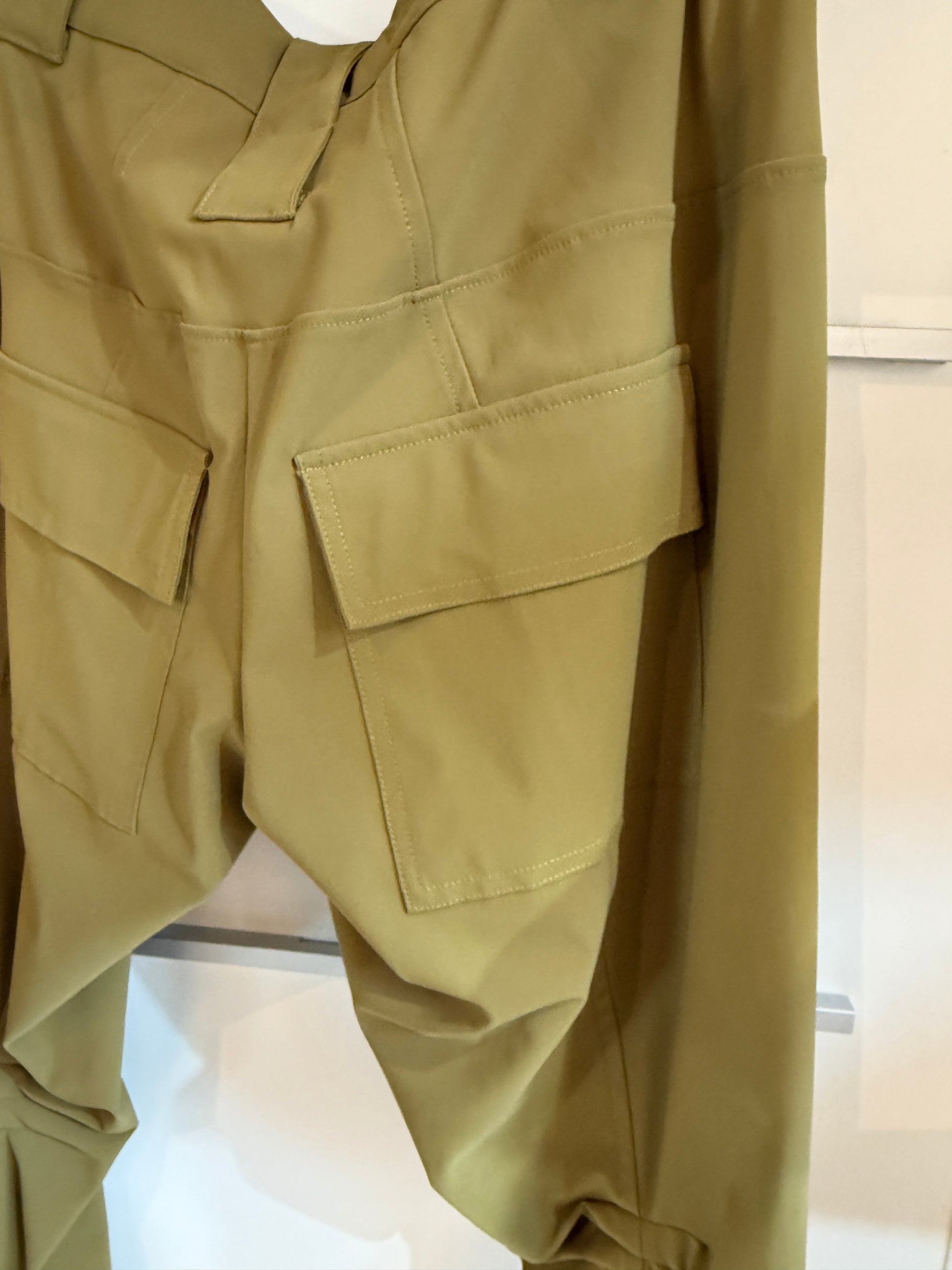 Klappentaschenhose Art.Nr 1010 pesto