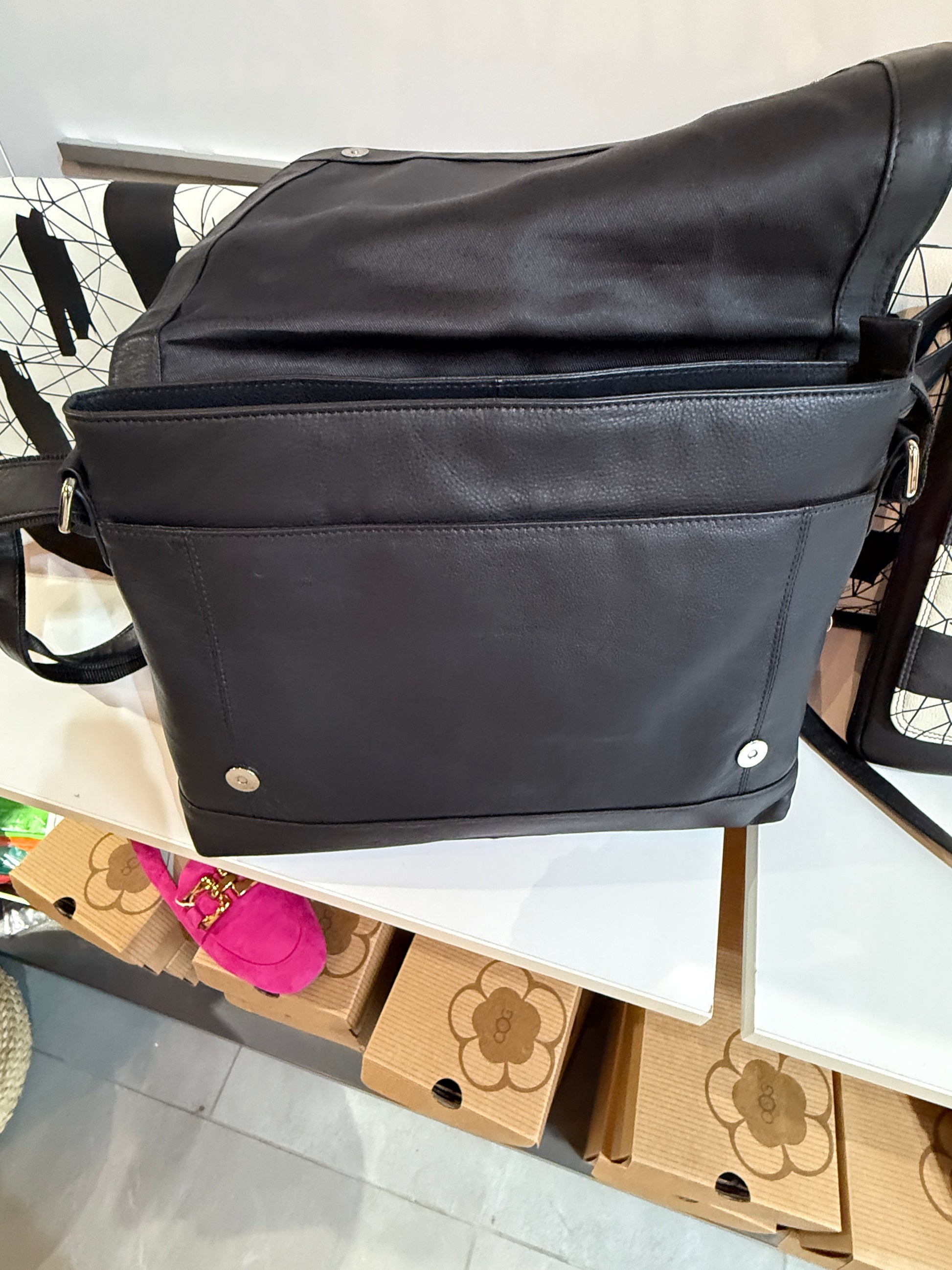 Lederhandtasche schwarz-weiß