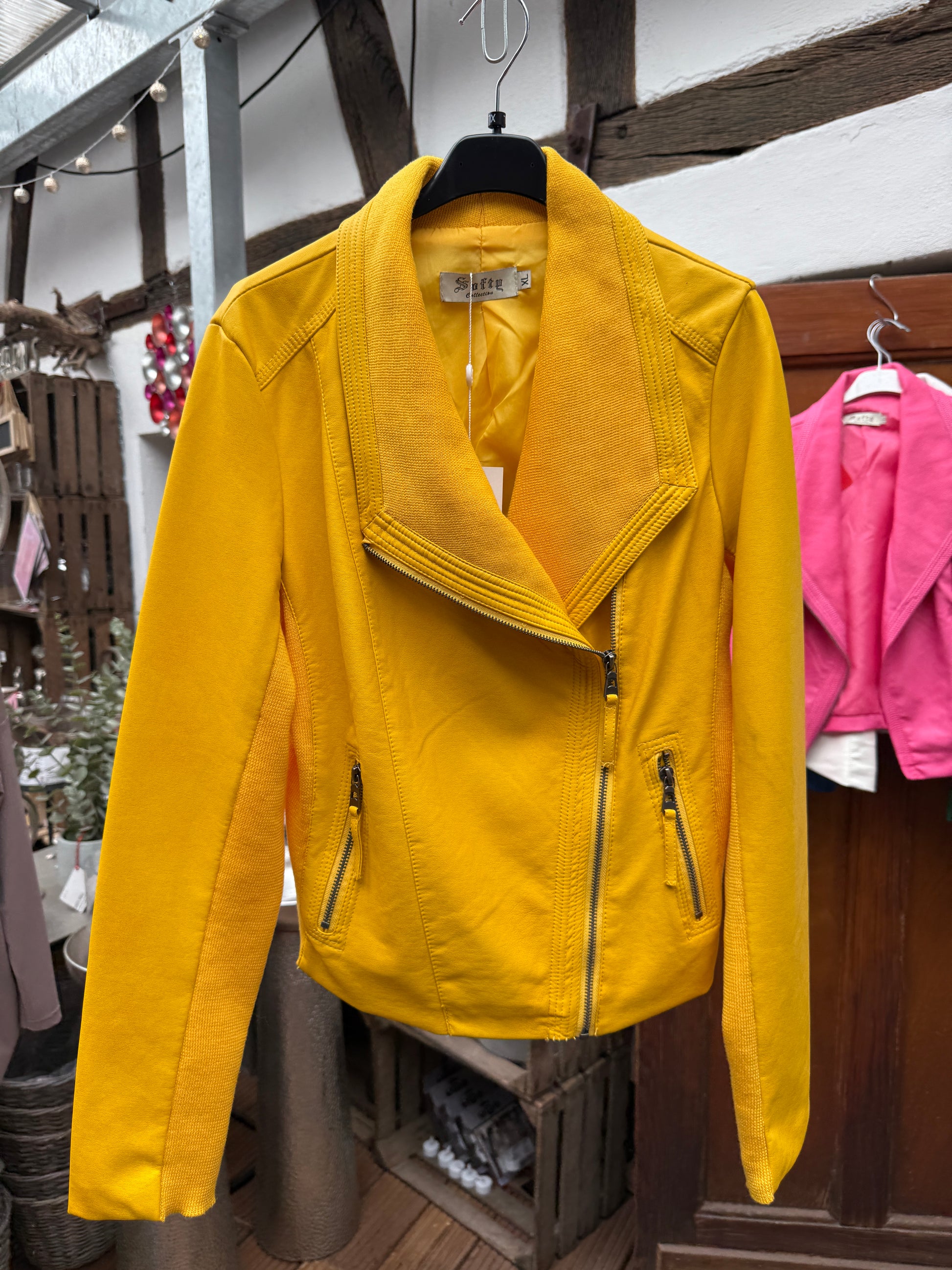 Vegane Lederjacke in verschiedenen Farben