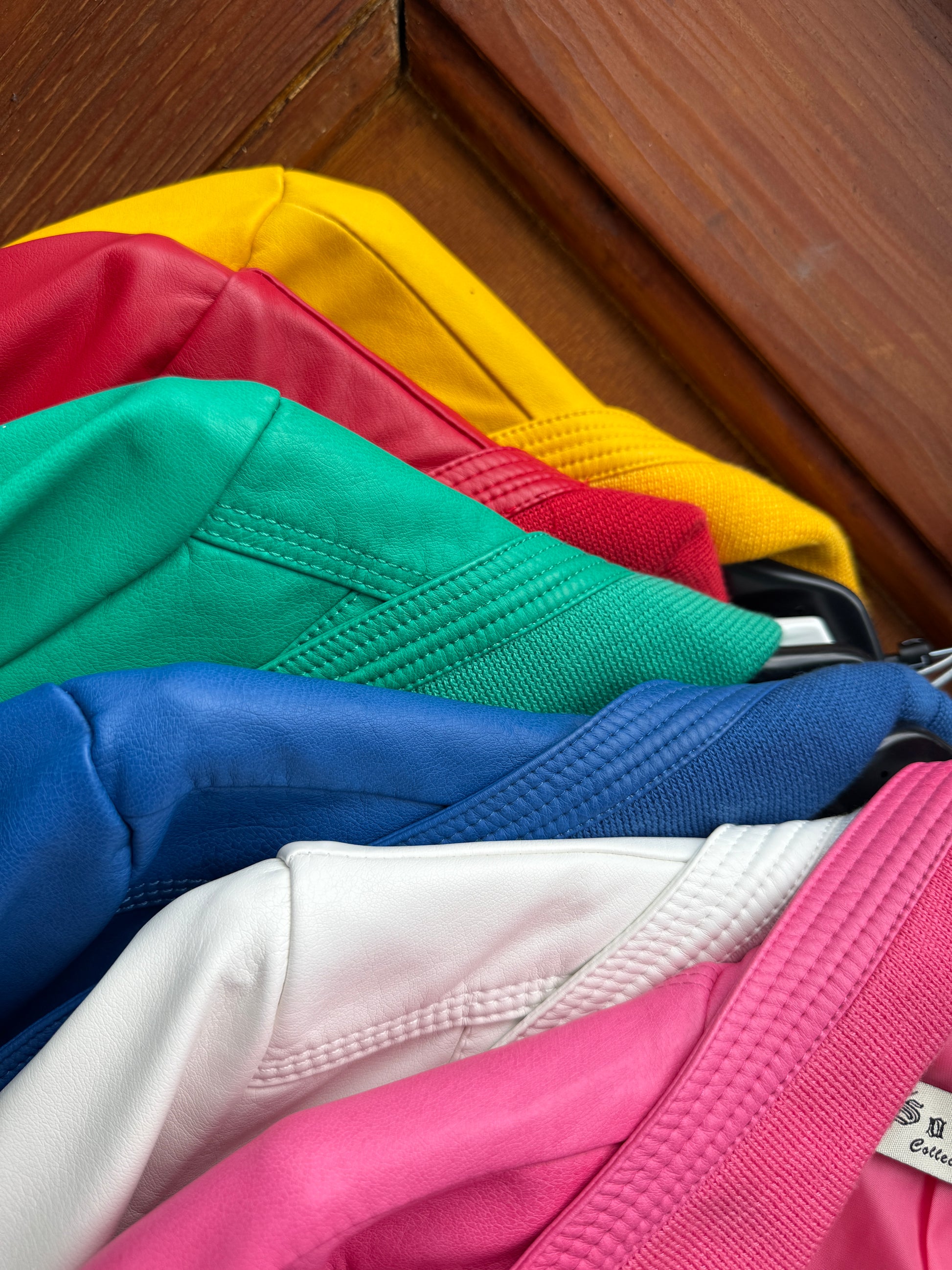 Vegane Lederjacke in verschiedenen Farben