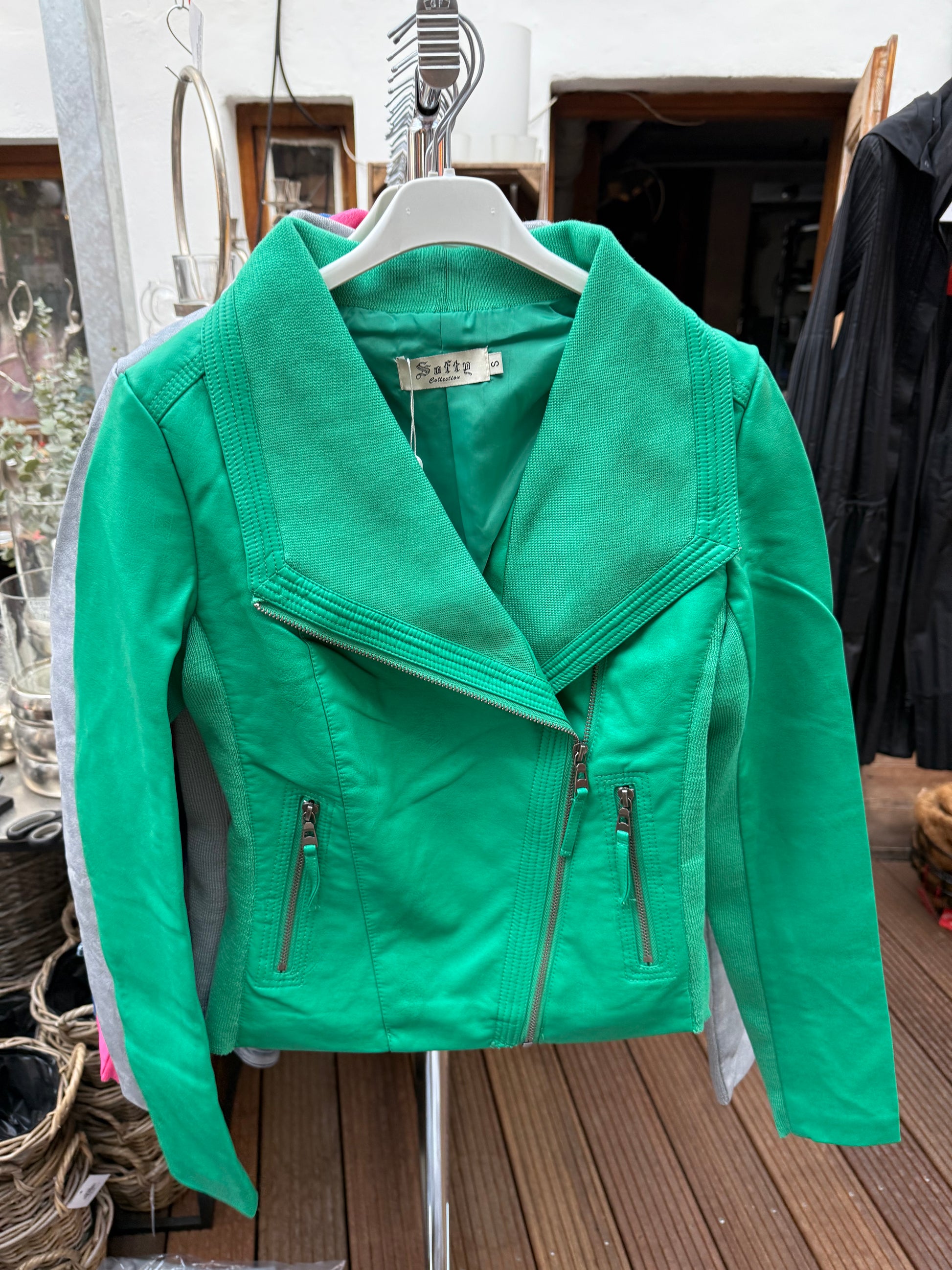Vegane Lederjacke in verschiedenen Farben
