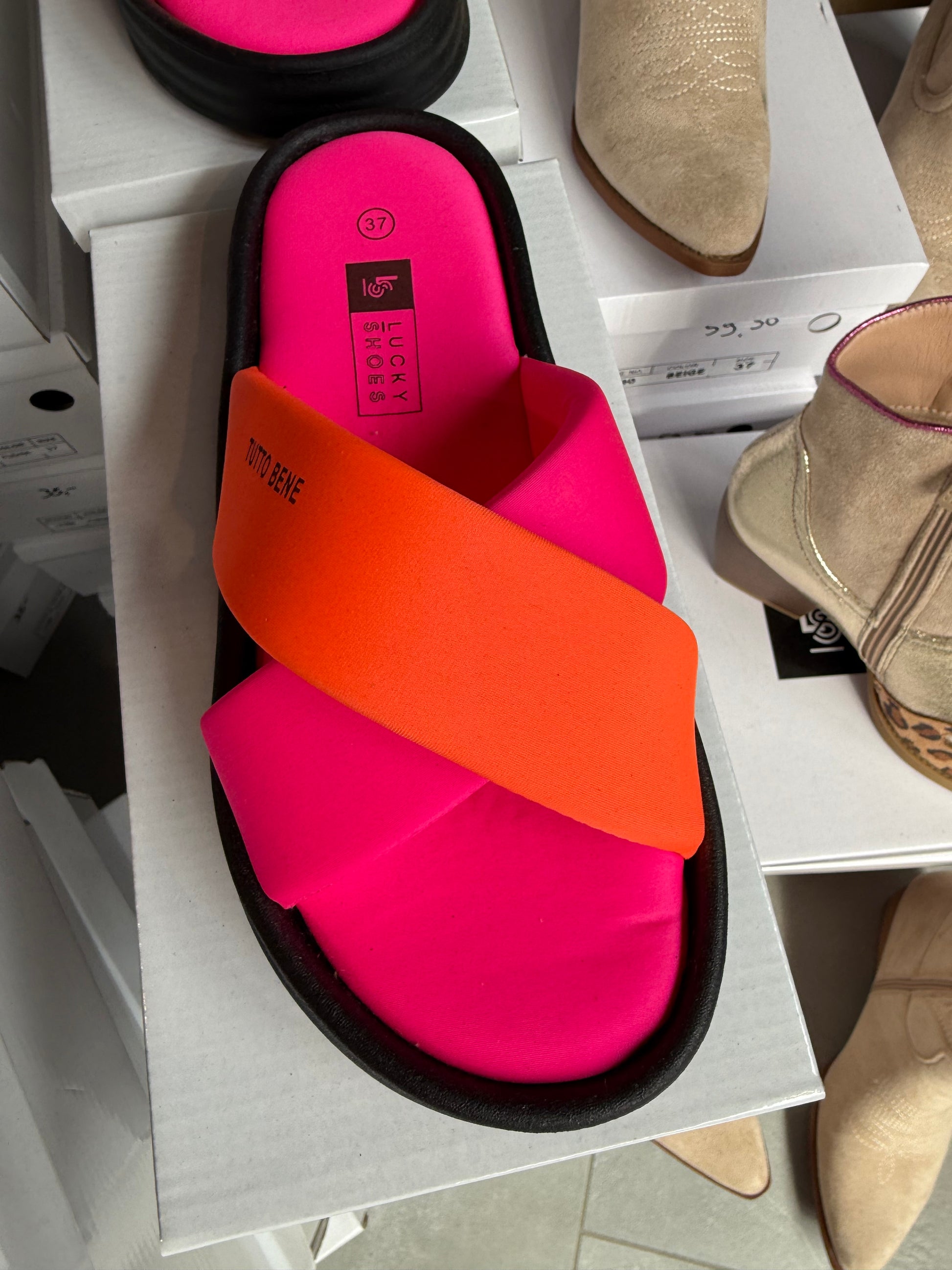 Pink orangener Schlappen