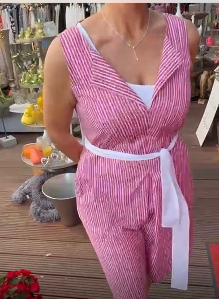 Gestreiftes Kleid im 50ziger Jahre Stil