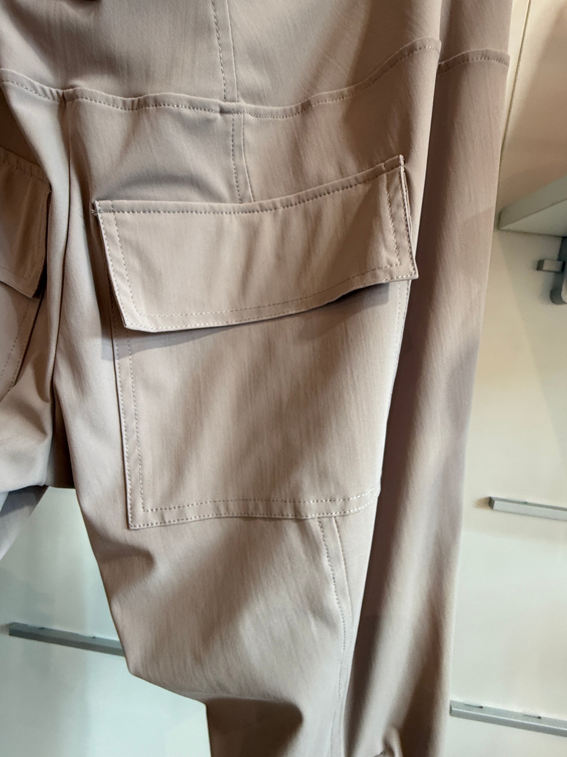 Klappentaschenhose Art.Nr 1010 hell nougat